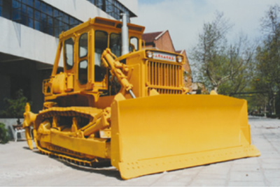 山推推土機(jī)累計銷量突破2000臺；被國家經(jīng)貿(mào)部批準(zhǔn)為進(jìn)出口自營權(quán)企業(yè)。