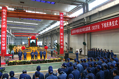 中國最大噸位SR33YR壓實機(jī)下線